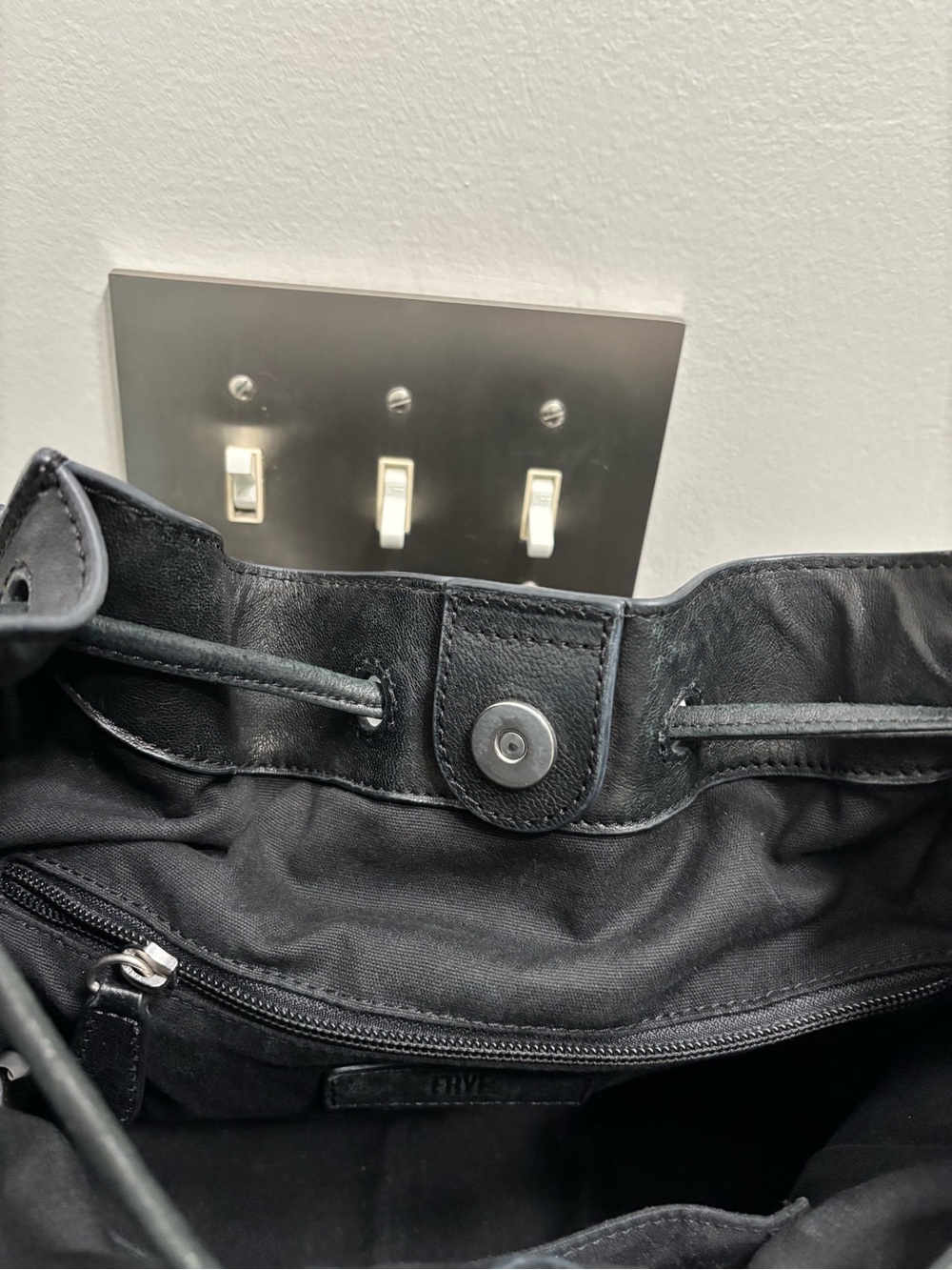 Frye Demi Hobo Shoulder Bag / Tote in Black Leather and Wallet - Picture 8 of 12